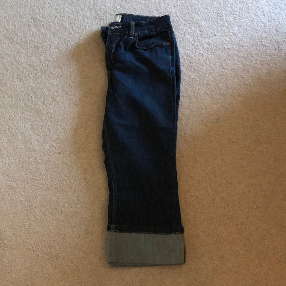 Dark wash jean capris!